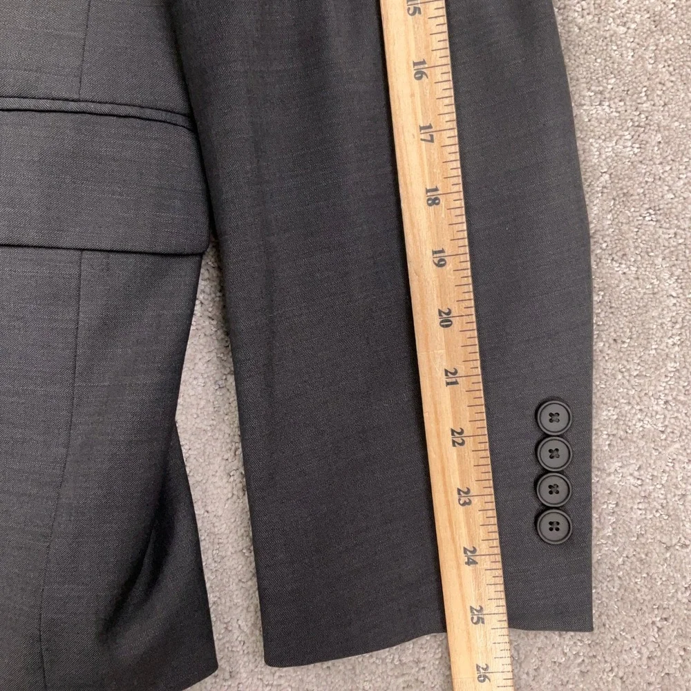 Jos A Bank Traveler Tech Suit Mens 44R 36W 30L Gray Slim Fit 2/1 Roll Button 2pc